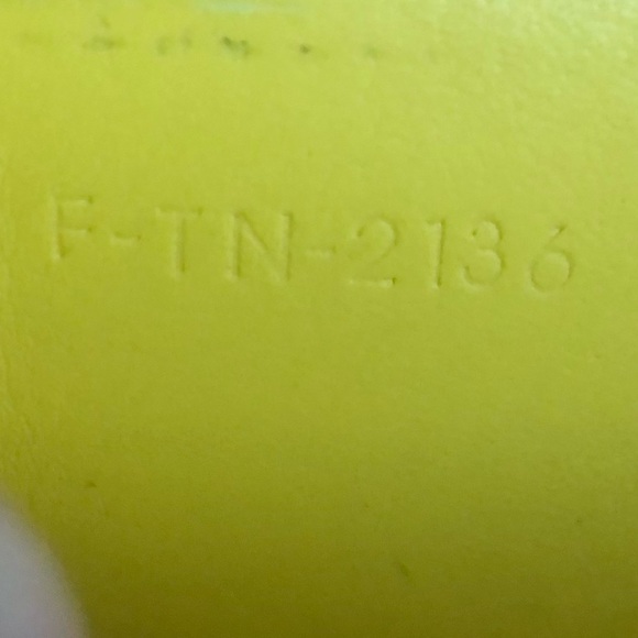 Authentic Celine snap wallet - Picture 12 of 12